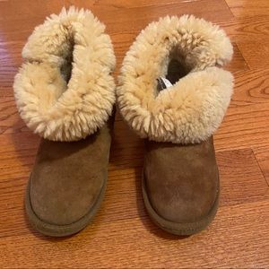 UGG BUTTON SHORT BOOTS